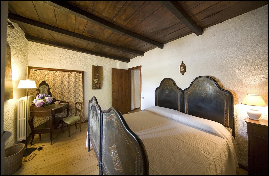 Agriturismo Famiglia Al Castello Di Bagnolo Bagnolo Piemonte Cameră foto