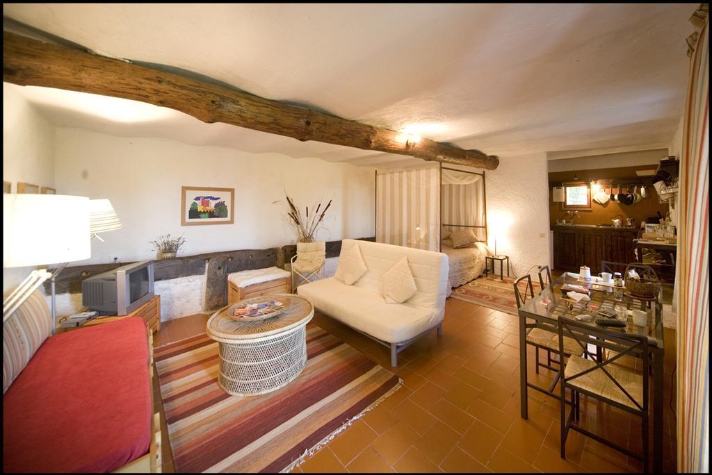 Agriturismo Famiglia Al Castello Di Bagnolo Bagnolo Piemonte Cameră foto