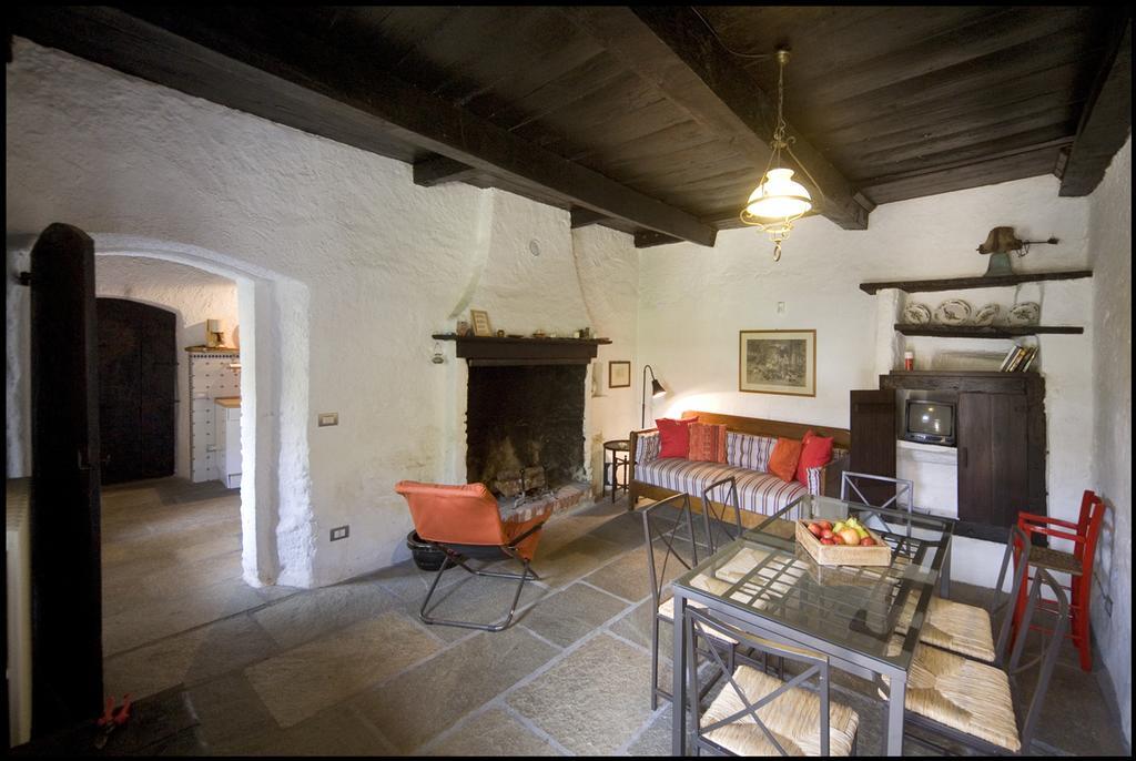 Agriturismo Famiglia Al Castello Di Bagnolo Bagnolo Piemonte Cameră foto